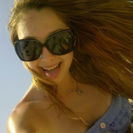 Julia Downing Photo 4