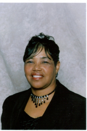 Gloria Adams Photo 39