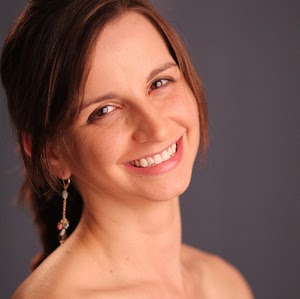 Angela Doss Photo 30
