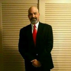 Robert Ramos Photo 41
