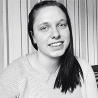 Julia Jacobsen Photo 15