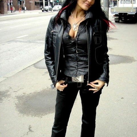 Leah Hamilton Photo 35