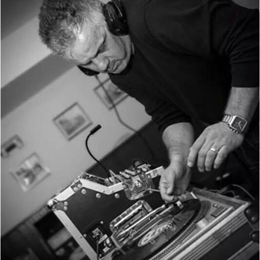 Paul Gavin Photo 44