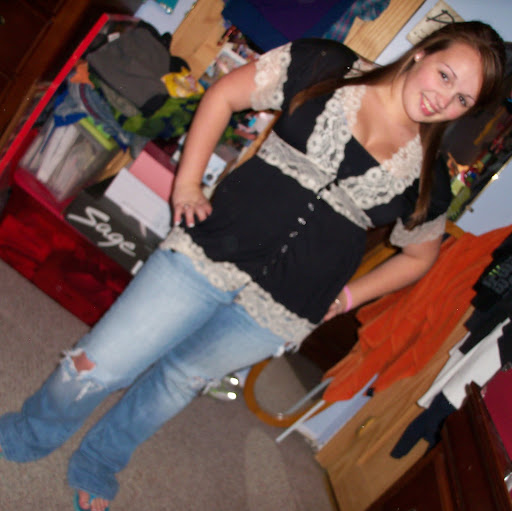 Victoria Kearney Photo 17