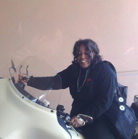 Angela Sewell Photo 36