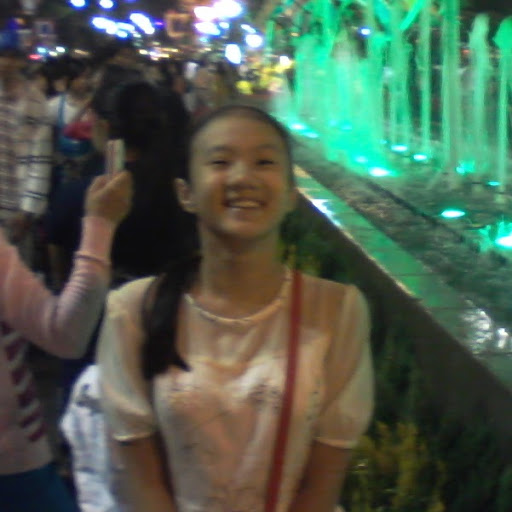 Kelly Dinh Photo 26