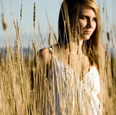 Sarah Gould Photo 50