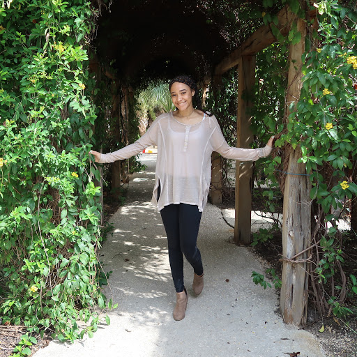 Rebecca Richard Photo 34