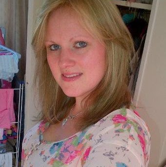 Melanie Robertson Photo 53