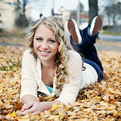 Emily Daniel Photo 13