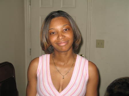 Angela Hill Photo 20