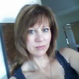 Lori Ferraro Photo 15