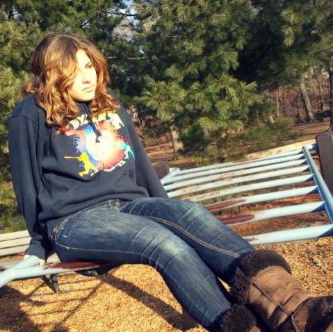 Danielle Levine Photo 35