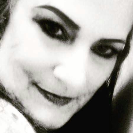 Stephanie Turner Photo 26