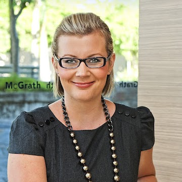 Michelle Watkins Photo 14