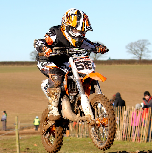 Amy Barratt Photo 5