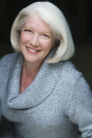 Elaine Anderson Photo 4