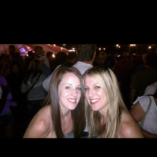 Lisa Hinkle Photo 19