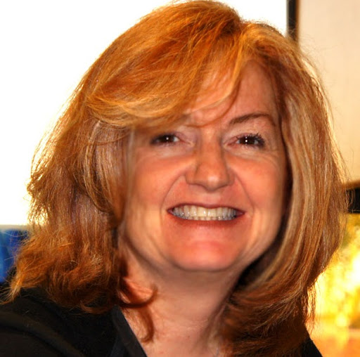 Lori Schneider Photo 30