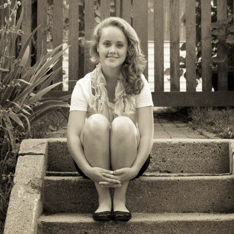 Robyn Riley Photo 28