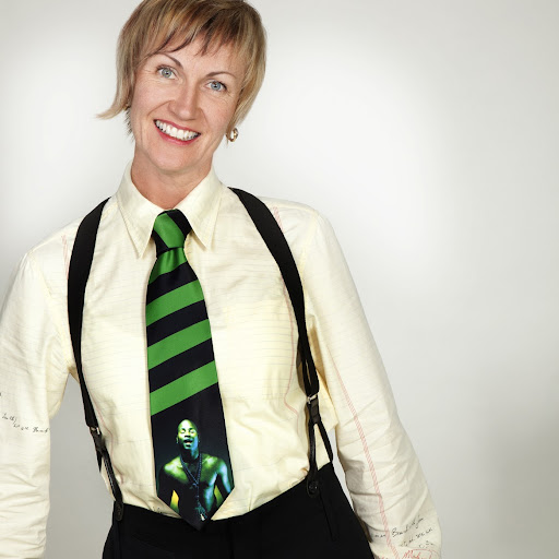 Robyn Hills Photo 8