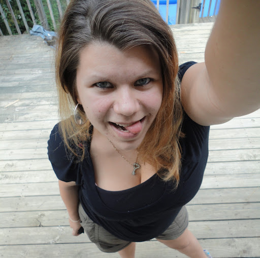 Tiffany Bennett Photo 7