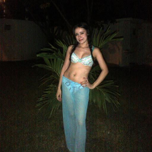 Itzel Sandoval Photo 9
