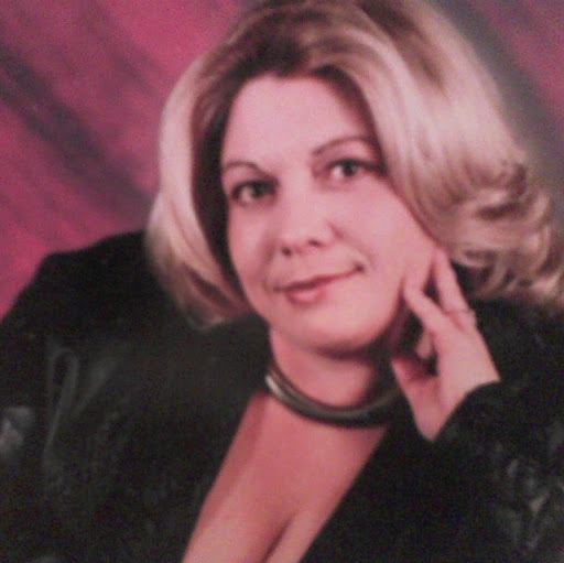 Teri Francis Photo 9