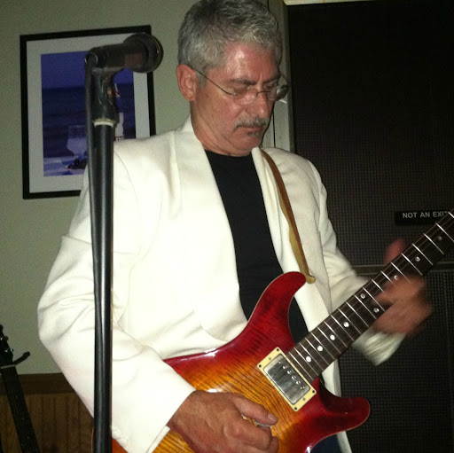 Michael Linn Photo 35
