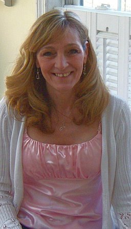 Joanne Armstrong Photo 23