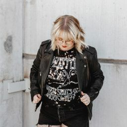 Chelsea Whitaker Photo 26
