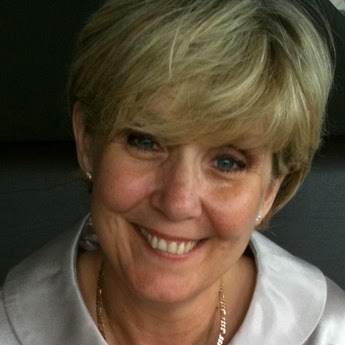 Elizabeth Cameron Photo 30