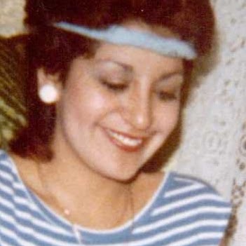 Linda Garcia Photo 35