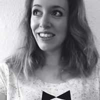 Sarah Hoy Photo 5
