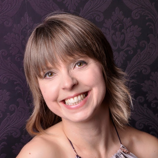 Sarah Wainwright Photo 28
