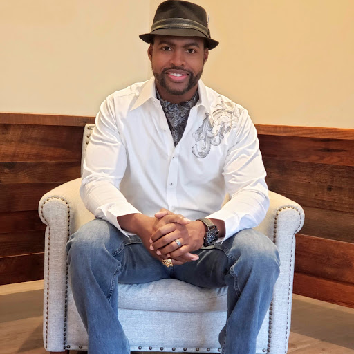 Reginald Williams Photo 15