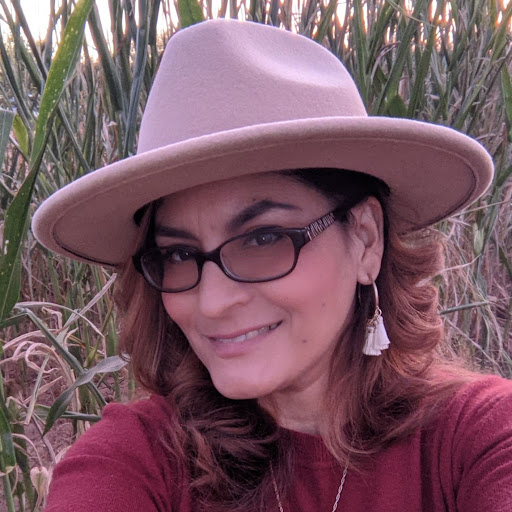 Sandra Castaneda Photo 32