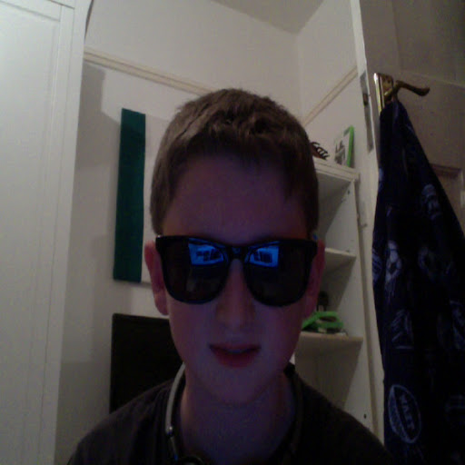 Dominic Ferguson Photo 4