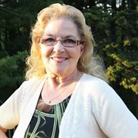 Paula Rhoades Photo 10