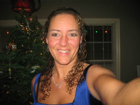 Rebecca Ellis Photo 31