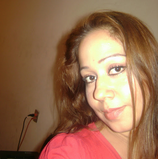 Janet Bustamante Photo 27