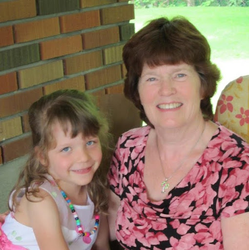 Joan Moore Photo 7