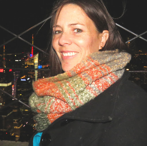 Angela Hurst Photo 27