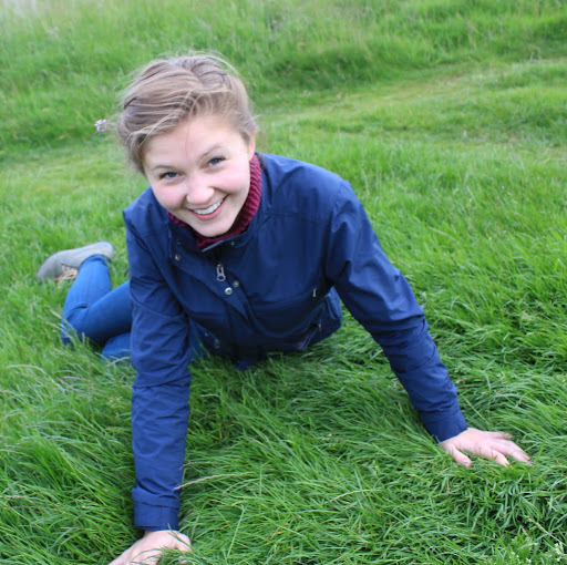 Amelia Smith Photo 24