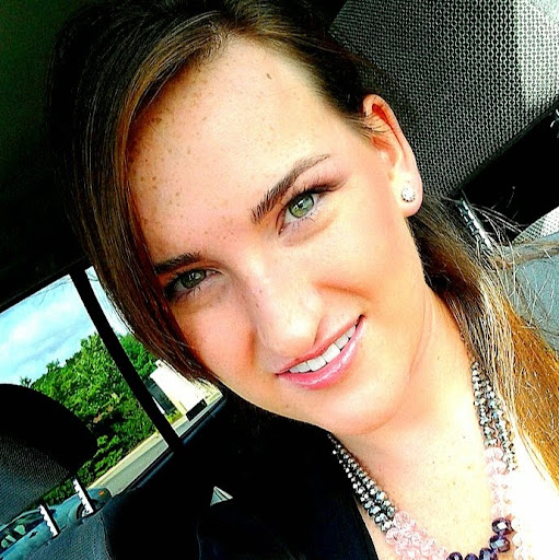 Abigail Bennett Photo 29