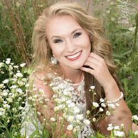 Alexis Meadows Photo 15