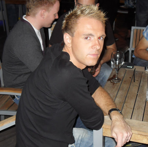 Lee Holloway Photo 22