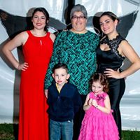 Renee Gruber Photo 9