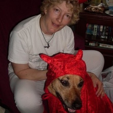 Leigh Perry Photo 22