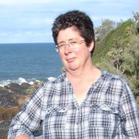 Elizabeth Howarth Photo 6